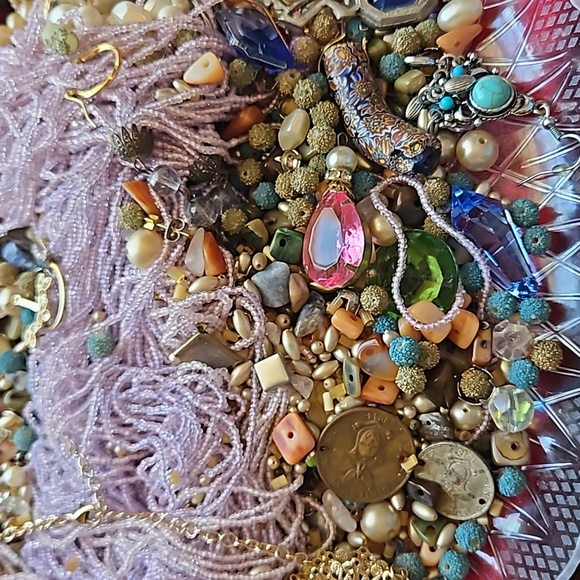 Miscellaneous broken vintage jewelry - Picture 5 of 6